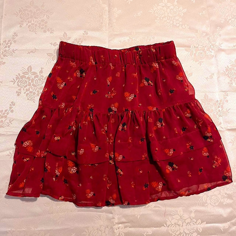 Free People red floral ruffled skirt in size small !
